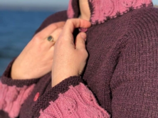 Cardigan Brigitta close up