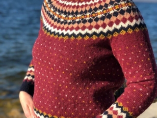 Jumper Tilde from the side